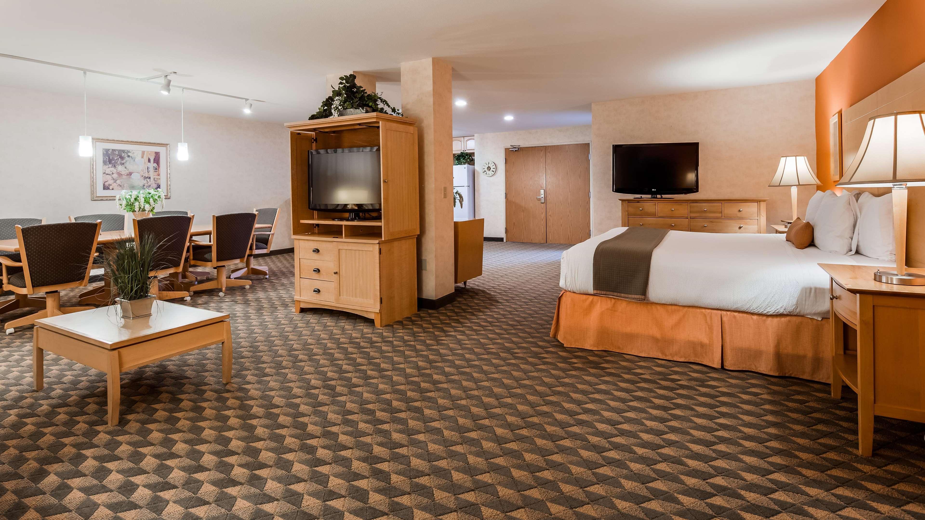 Best Western Plus North Las Vegas Inn & Suites Exterior photo