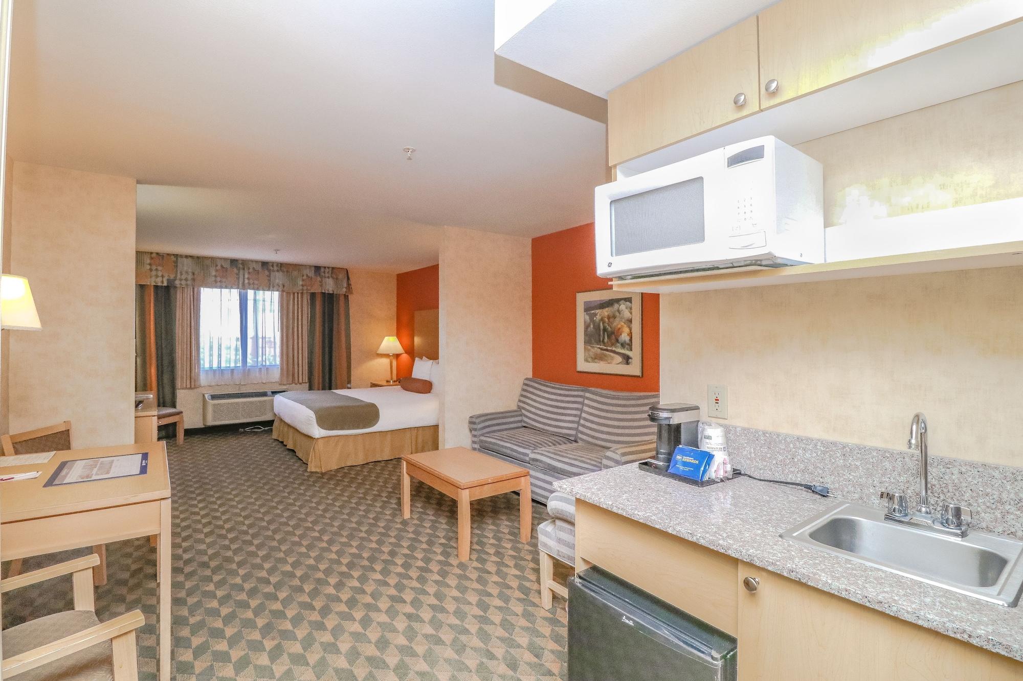 Best Western Plus North Las Vegas Inn & Suites Exterior photo