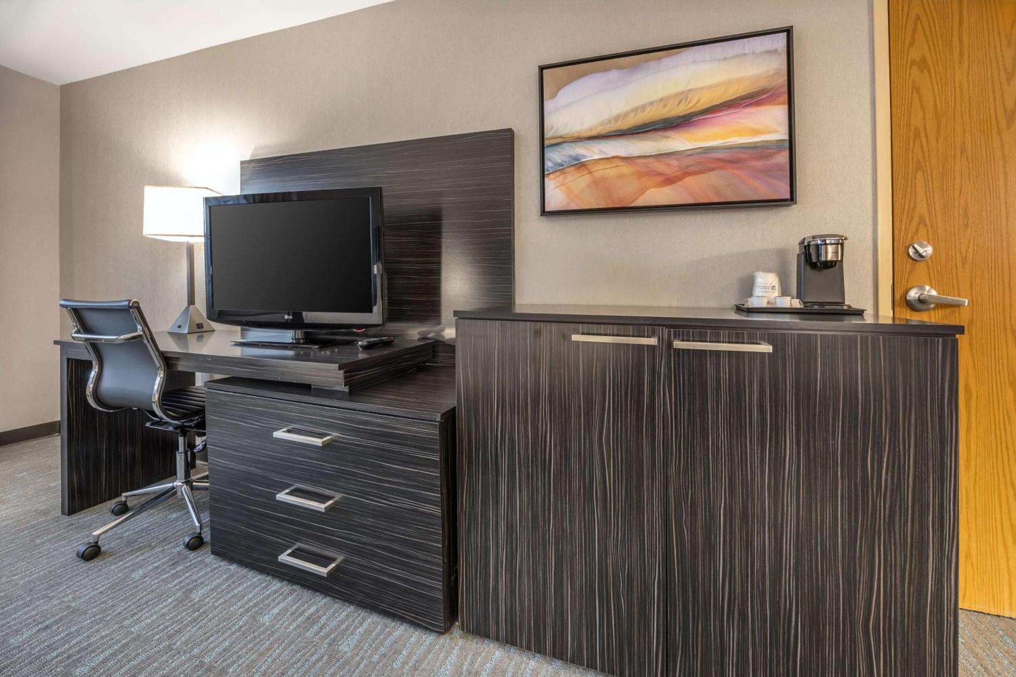 Best Western Plus North Las Vegas Inn & Suites Exterior photo