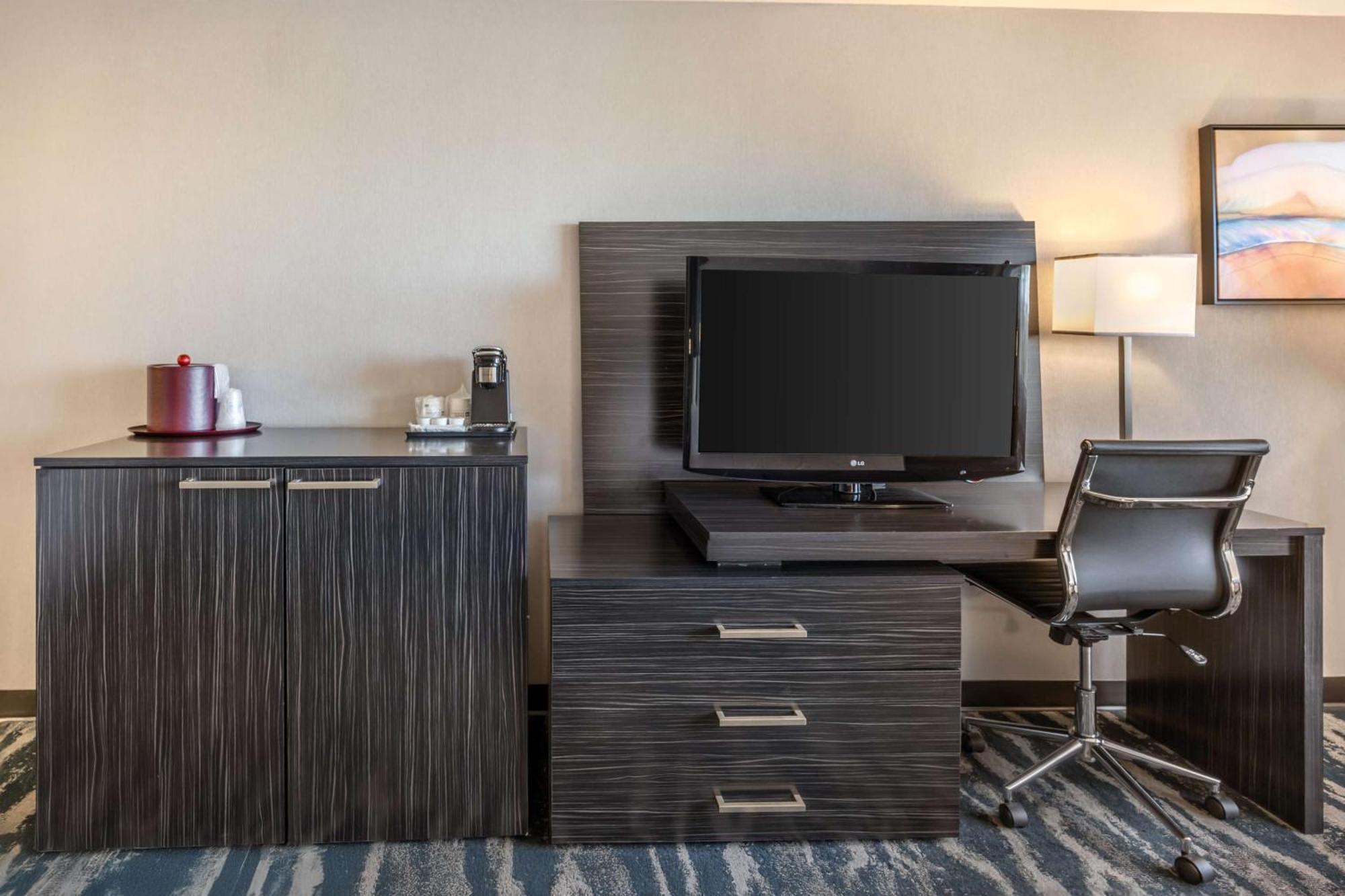 Best Western Plus North Las Vegas Inn & Suites Exterior photo