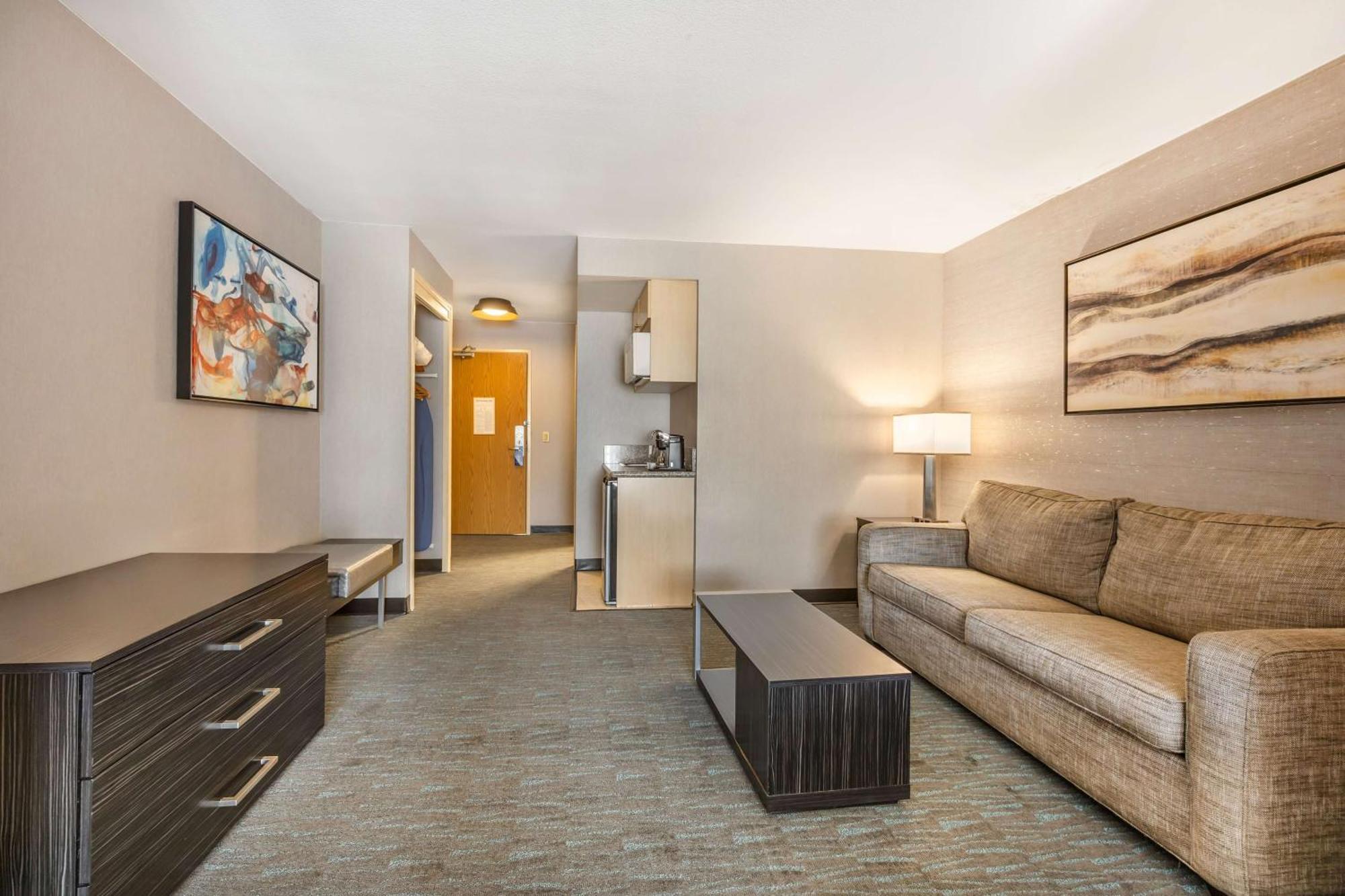 Best Western Plus North Las Vegas Inn & Suites Exterior photo