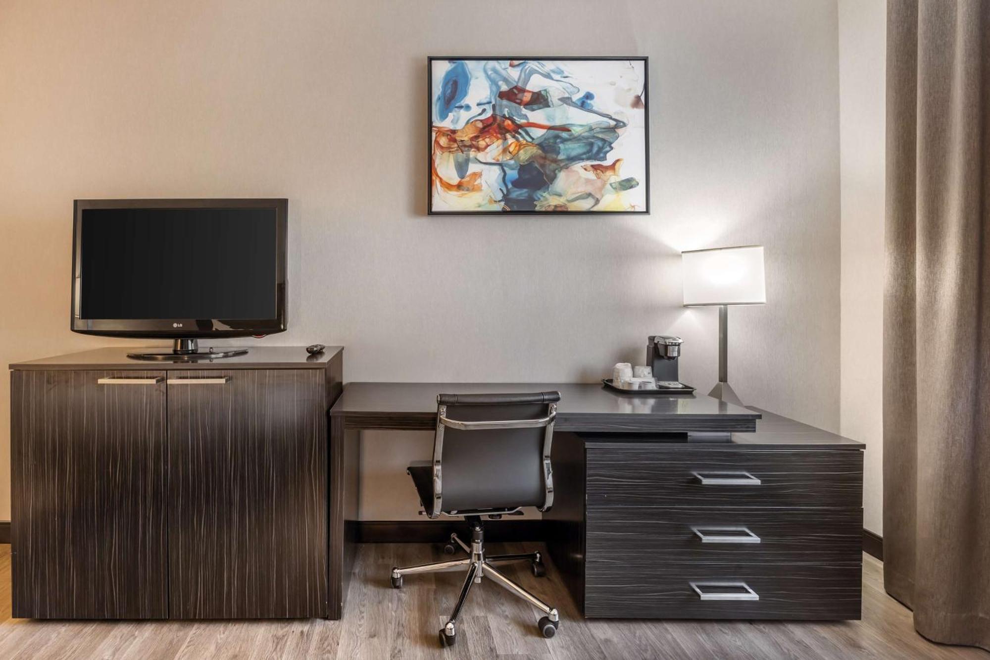Best Western Plus North Las Vegas Inn & Suites Exterior photo