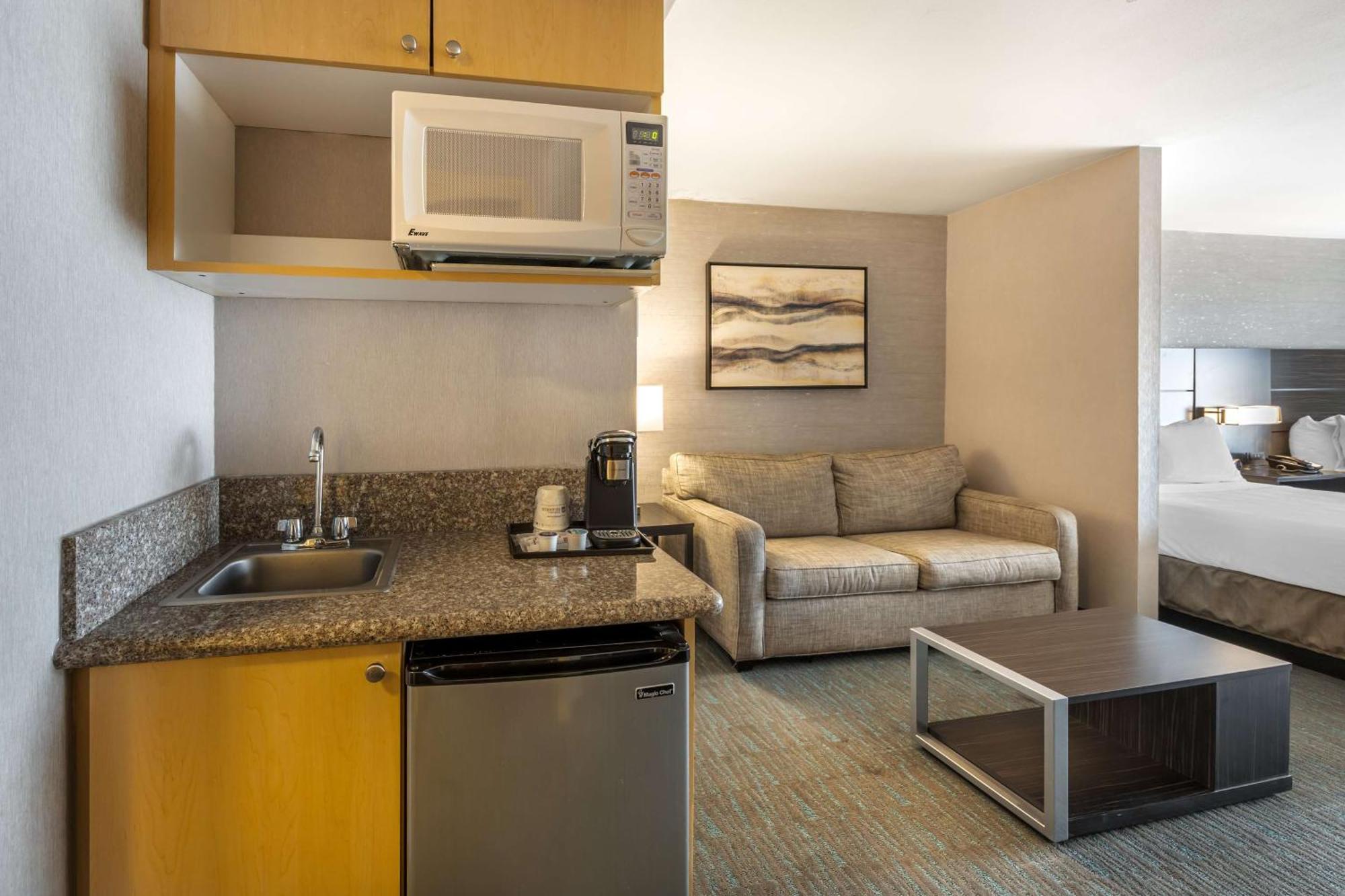 Best Western Plus North Las Vegas Inn & Suites Exterior photo